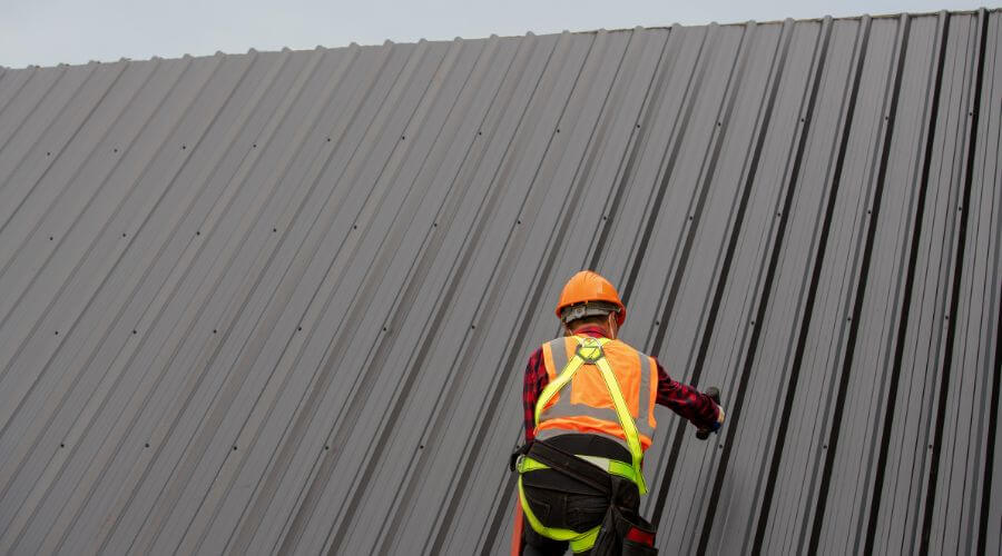 Expert Emergency Roof Repairs services in Lakeshore, FL